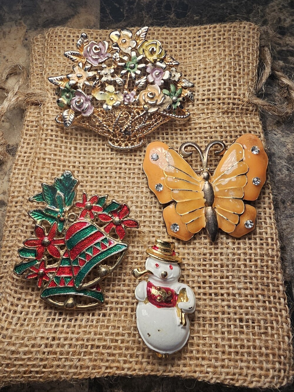 Vintage Brooch Set